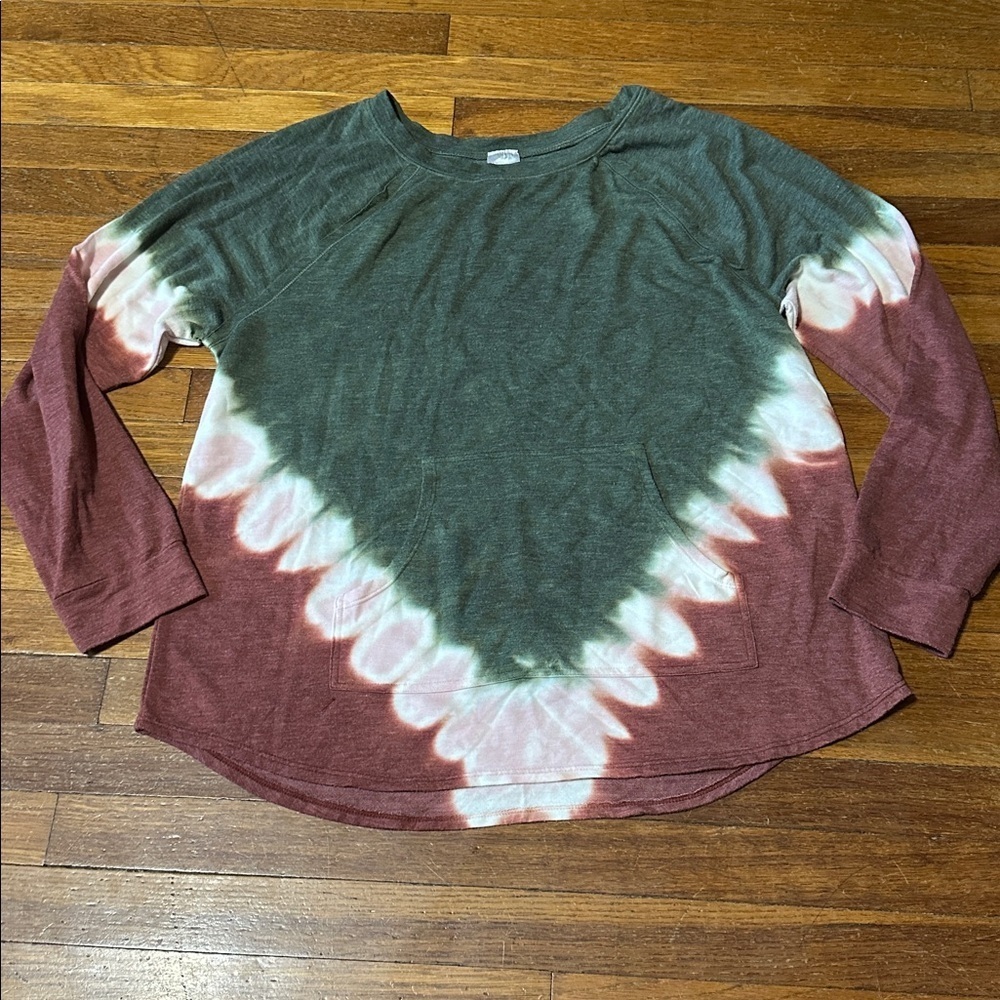 No Boundaries Tie Dye Kangaroo Pocket Pullover Top, Juniors XL